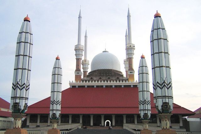 Indonesia Grand Mosque in Semarang.jpg